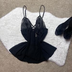 “Vintage” 2010’s Victoria’s Secret babydoll chemise